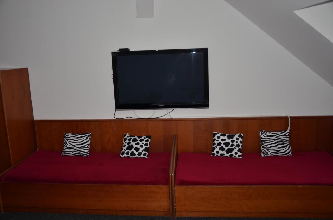Guesthouse Zlaty Hrozen Česká Lípa Buitenkant foto