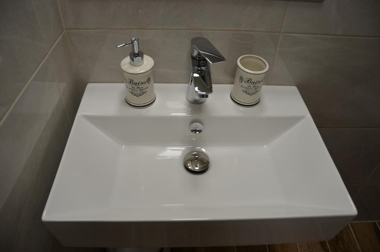 Guesthouse Zlaty Hrozen Česká Lípa Buitenkant foto