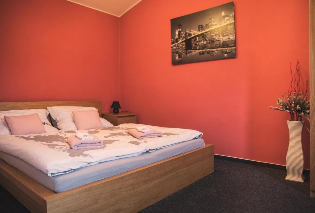 Guesthouse Zlaty Hrozen Česká Lípa Buitenkant foto